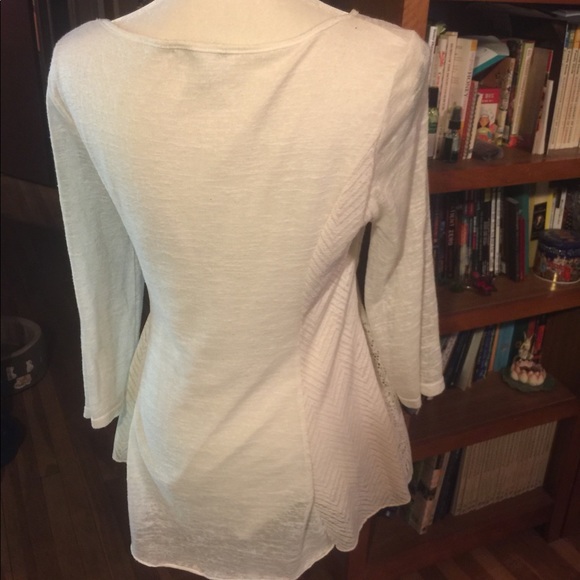 Lacy asymmetrical white blouse - Picture 2 of 5
